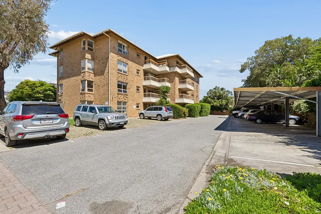 Coastal Convenience in Glenelg North