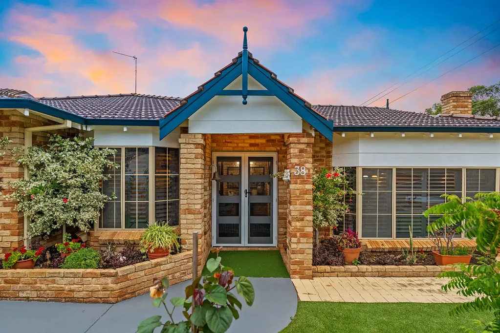 38 Taronga Drive, Kelmscott, WA 6111