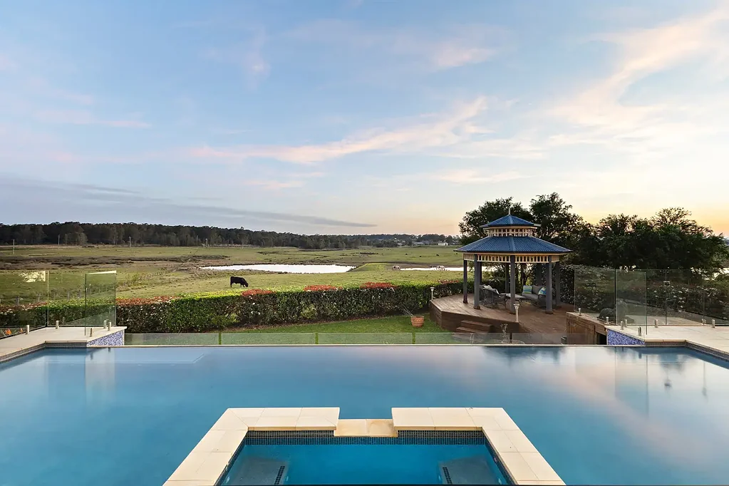 East Maitland 7房  Refined Family Living with Fabulous Rural Outlook