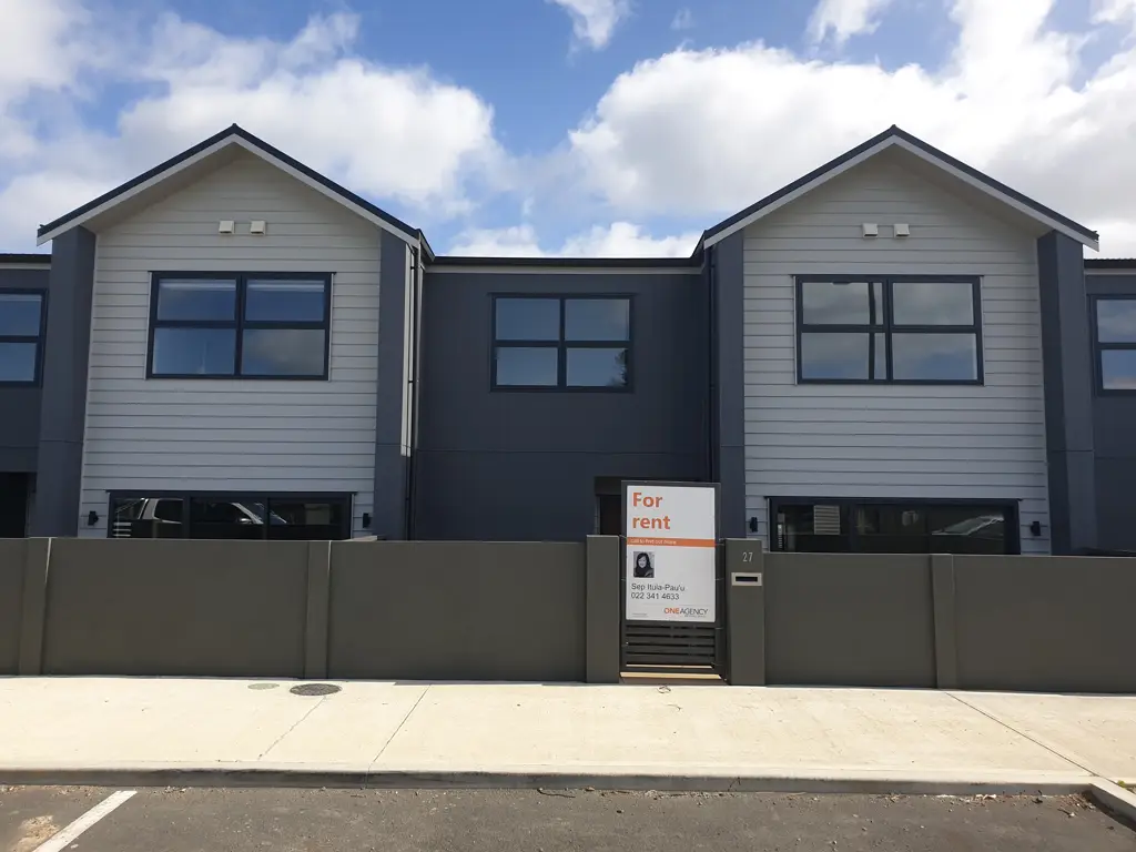 NEAR NEW 3 BEDROOM HOME