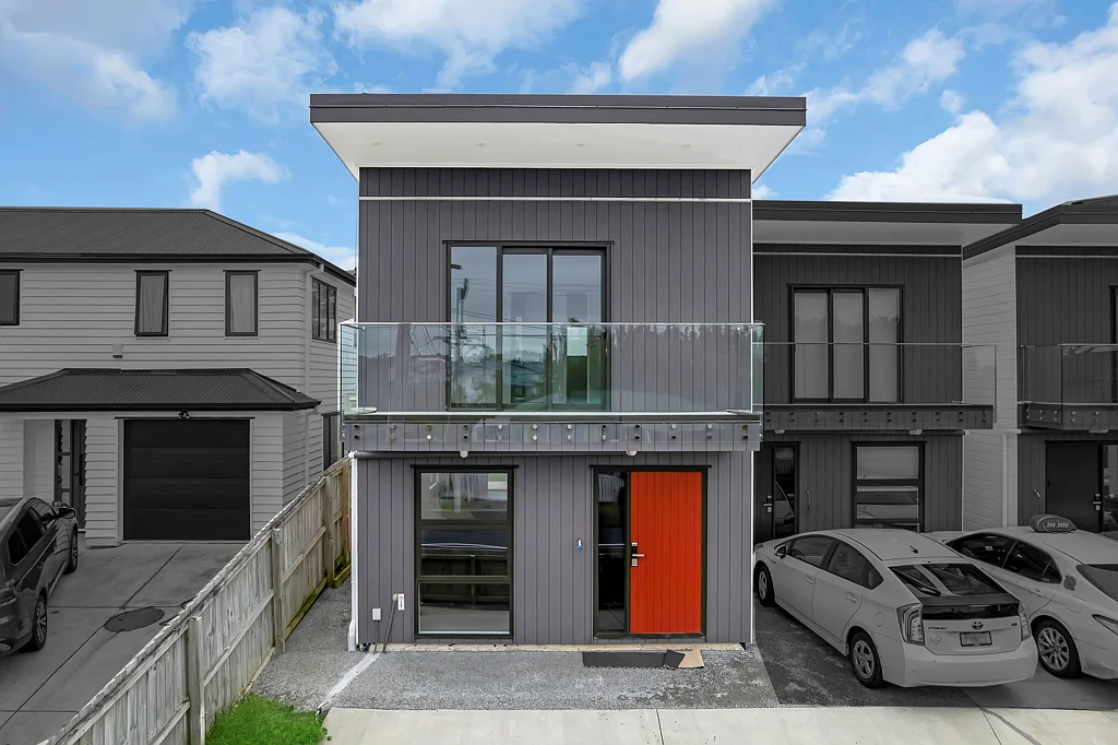 4/13 Sarona Avenue, Glen Eden, Waitakere City, Auckland