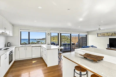 11 Gwynne Avenue, Lorne, VIC 3232, 6 Bedrooms, 3 Bathrooms, House