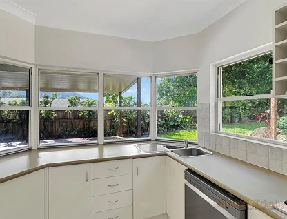 27 Fairley Street, Redlynch, QLD 4870, 5 ਕਮਰੇ, 2 ਬਾਥਰੂਮ, House