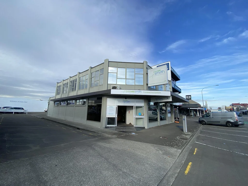 Palmerston North Central Prime location! First floor office for lease