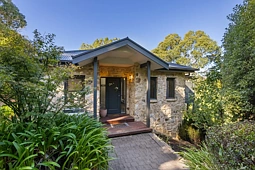17 Renown Avenue, Crafers West