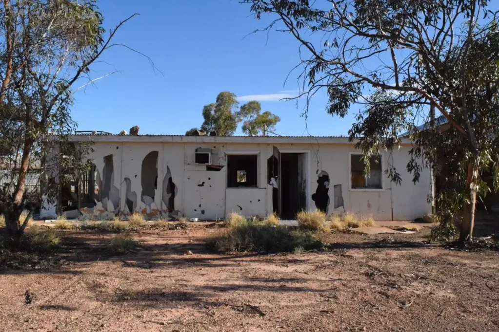 Coober Pedy 3部屋 Near land value only - basic two-bedroom "tiny home"