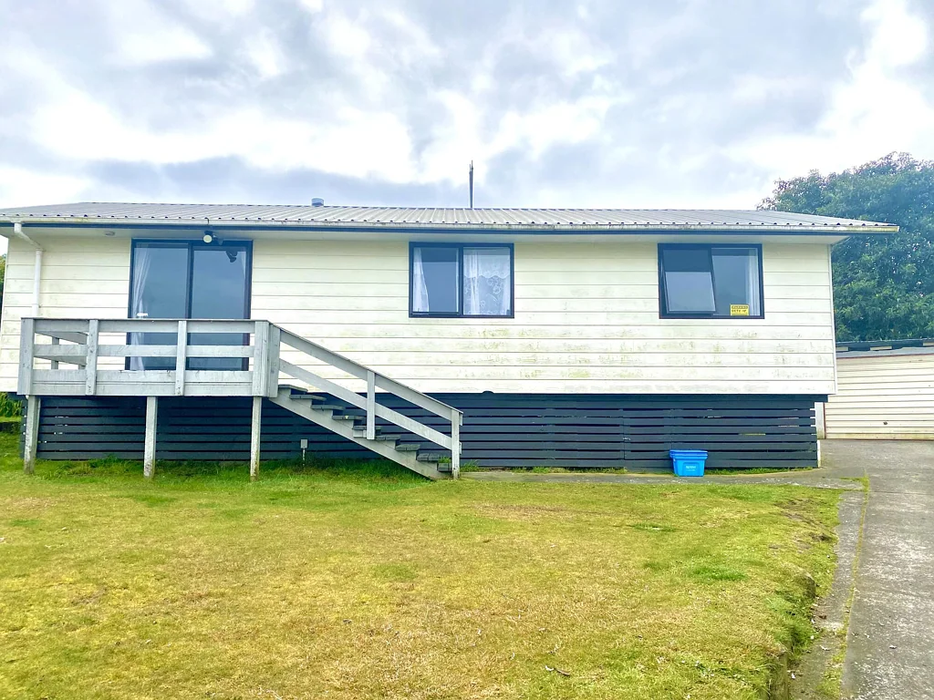 Tidy Three-Bedroom Home in a Peaceful Cul-de-Sac