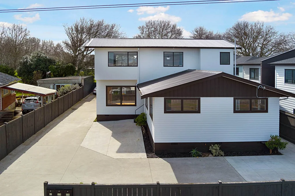 Mangere 4房 宽敞家庭美宅！全面翻新，近机场/高速入口，兼具舒适空间与优越地段！ Spacious 4-Bedroom Family Home in Prime Location