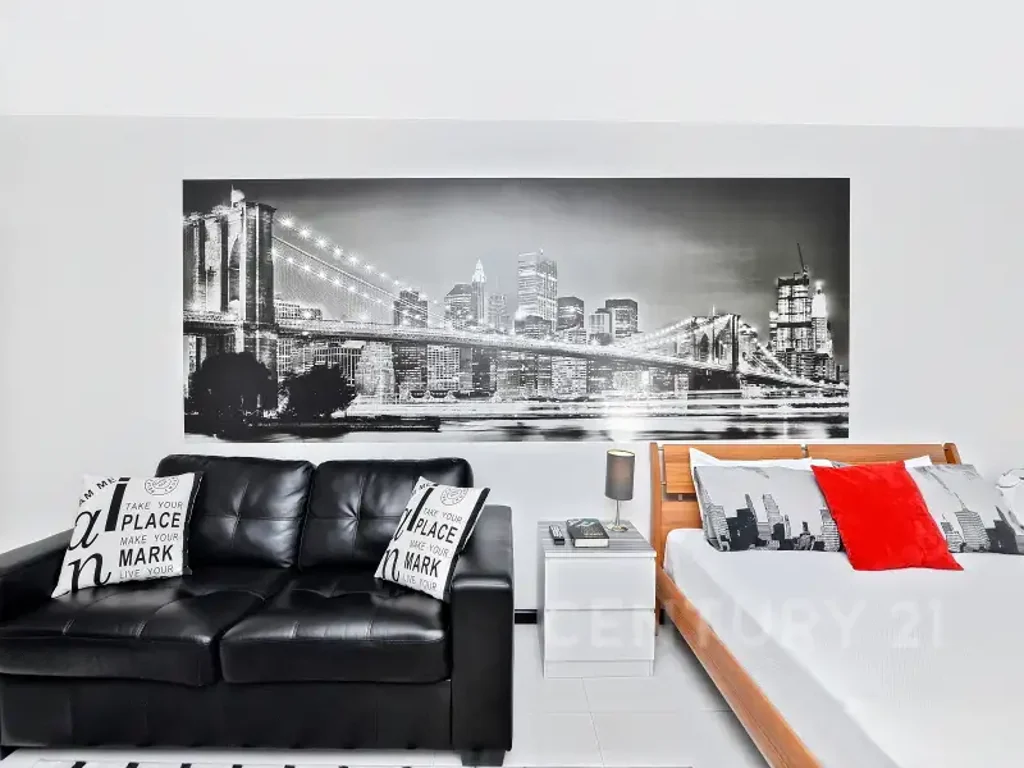 Charming Fully Furnished Studio Apartment in the Heart of Glebe!