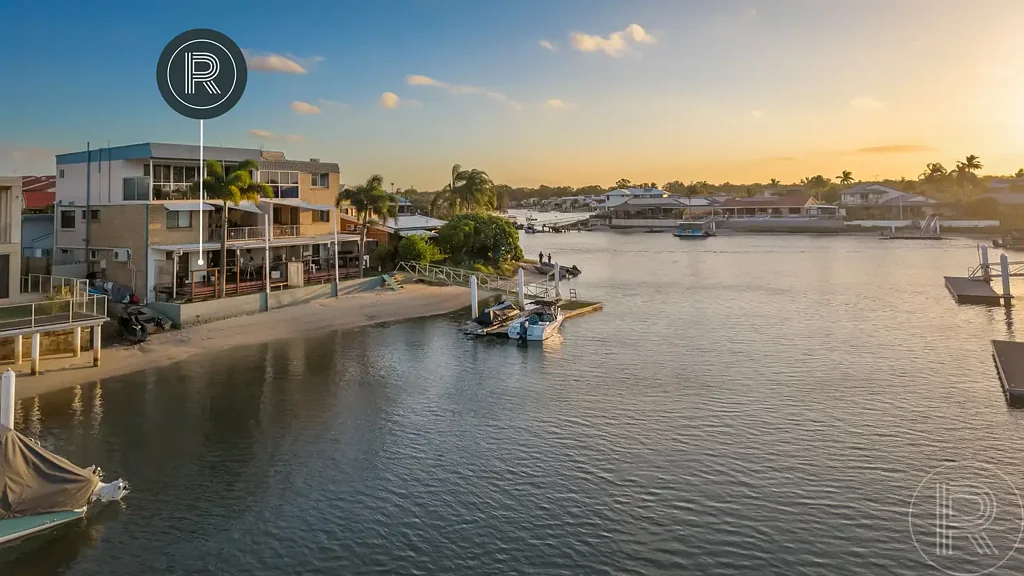 Mooloolaba 2 Bedroom Absolute Waterfront Living with Front-Row River Views