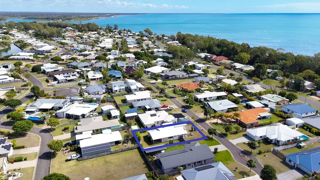 Toogoom 4ਬੈੱਡਰੂਮ Low Set 4 Bedroom Home - So Close To The Beach!