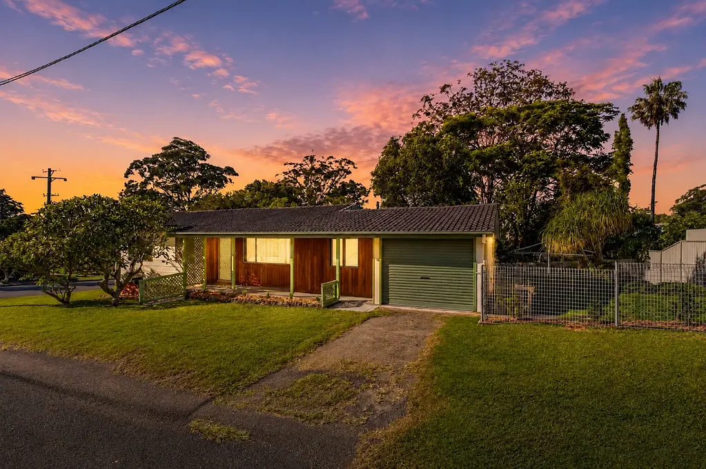 Berkeley Vale 4房  Corner block, Spacious Living with Endless Potential