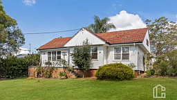 35 Green Parade, Valley Heights