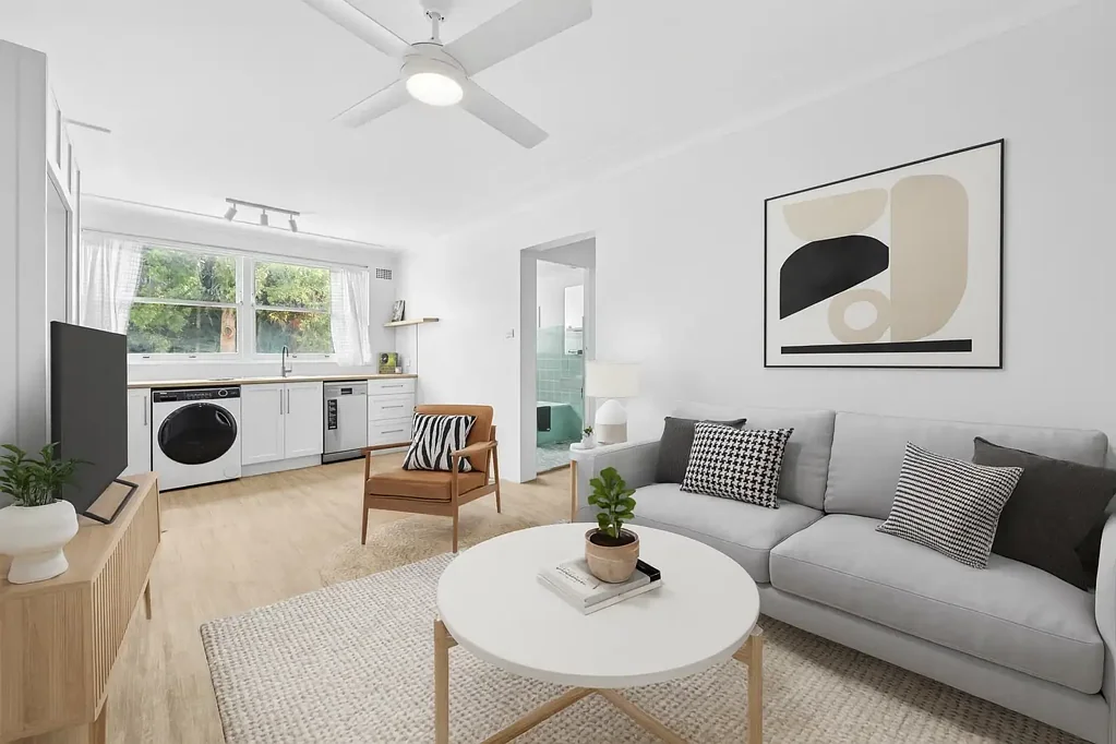 Fresh Coastal Living Just Moments from Dee Why Beach