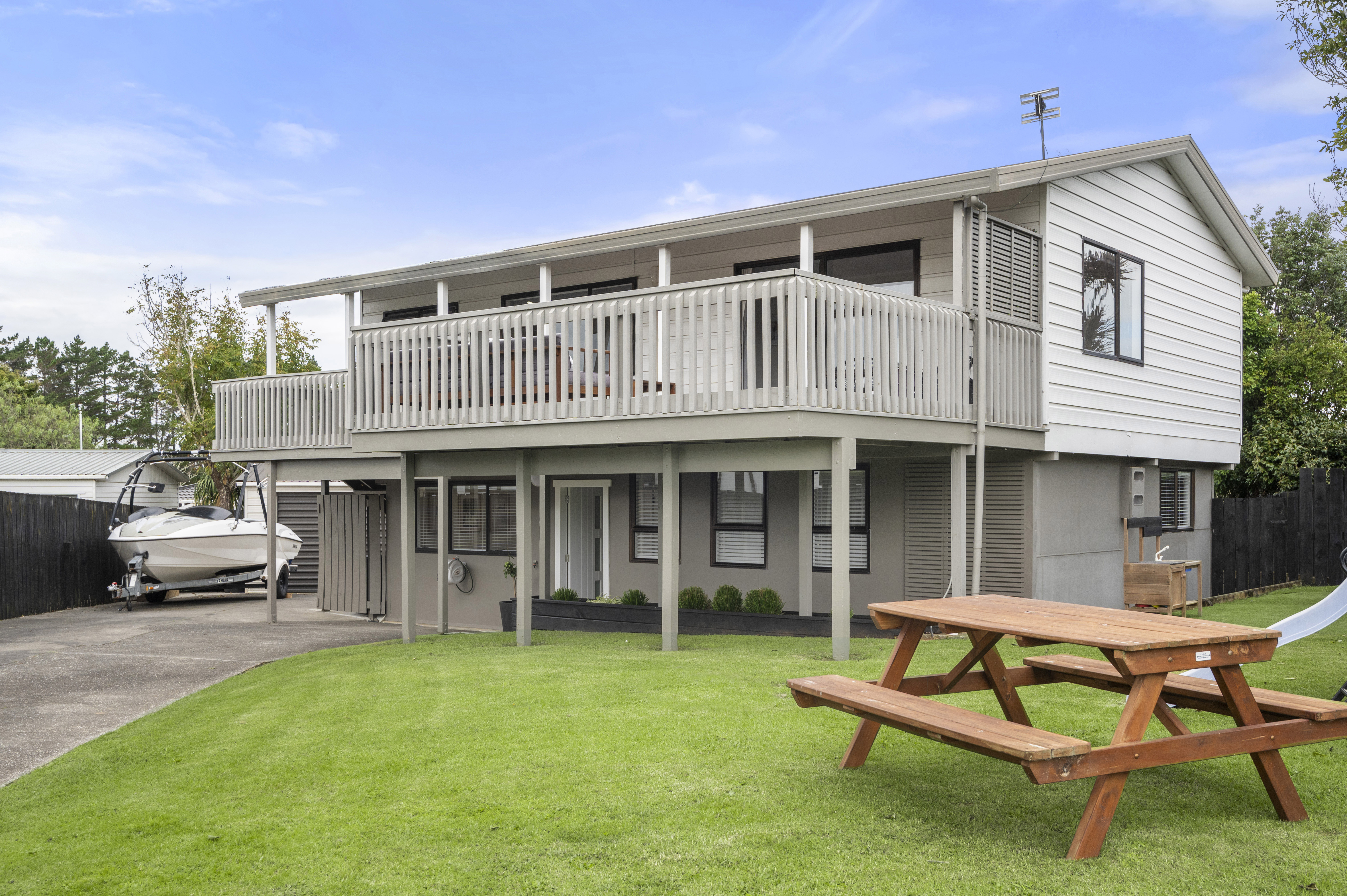 8 Leaming Place, Clarks Beach