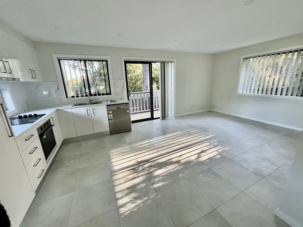 Near New 2br Granny Flat