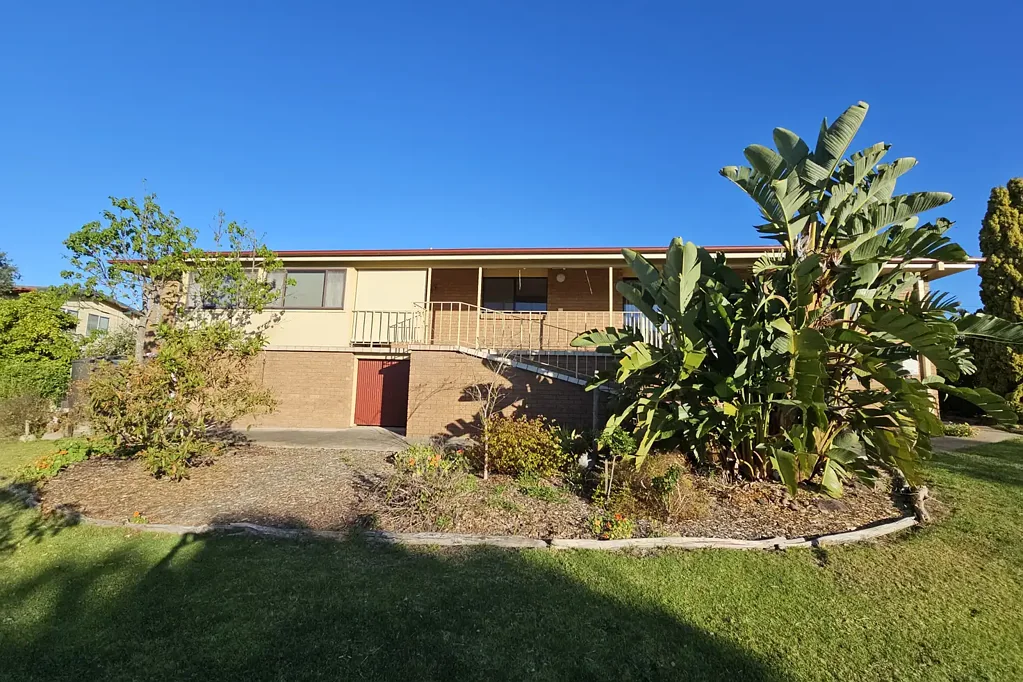 Tuross Head 3Kwarto Lakeview Living with Space, Flexibility and Future Potential