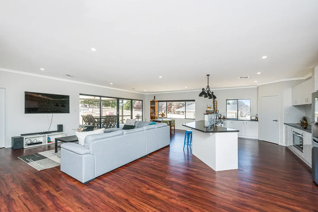1 Durrol Grove, Gingin, WA 6503