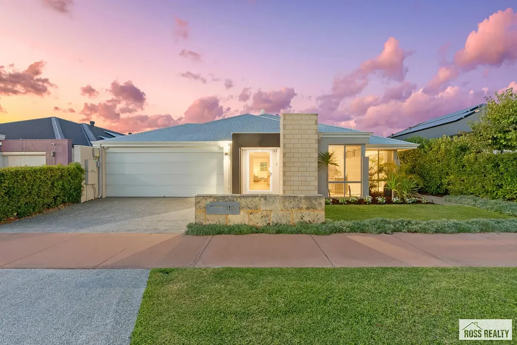 Caversham 4બેડરૂમ Parkside Perfection with a Heated Pool & Resort - Style Entertaining