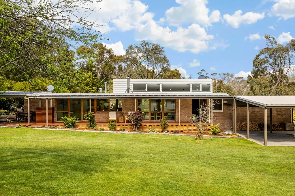 Mount Macedon 3બેડરૂમ Perfectly Poised on a Stunning 2 Acres (Approx.)
