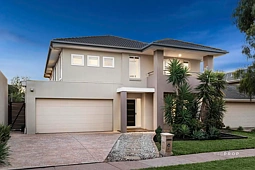 8 Tiffany Walk, Point Cook