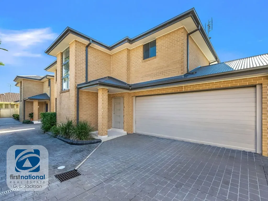 Stylish & Convenient Townhouse Living