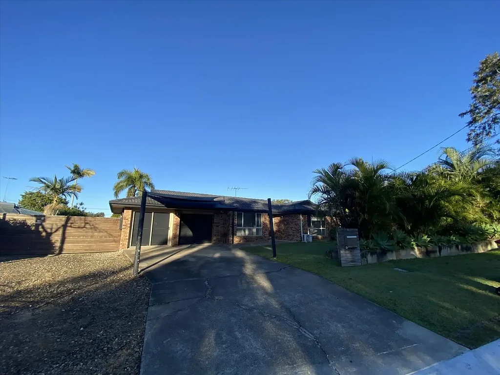 Neat And Tidy Large Family Home