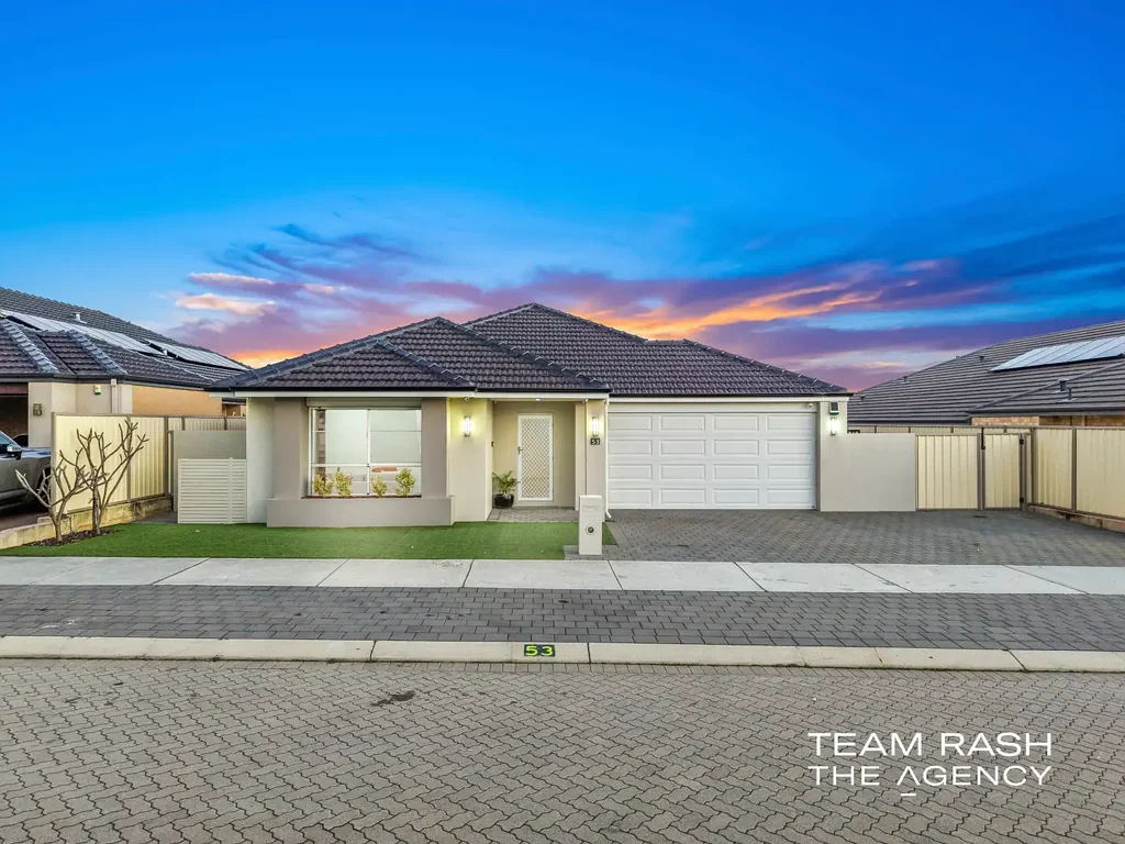 Landsdale 6房  GRAND-SCALE FAMILY LIVING – SPACE FOR EVERY GENERATION