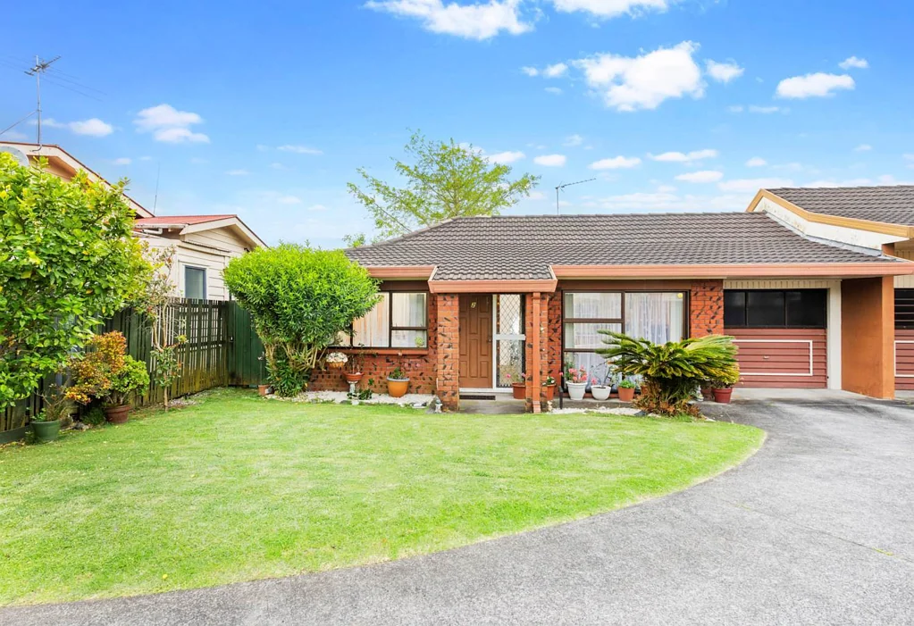 Papakura 2 Bedroom Low-Maintenance Living in Solid Brick & Tile Unit
