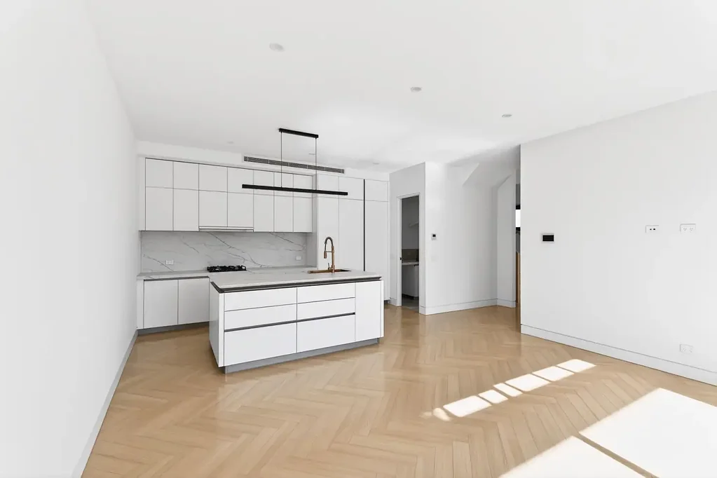 Brand New Luxury Townhouses in a Prime, Convenient Location