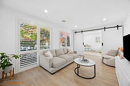5 Satchell Place, Isaacs