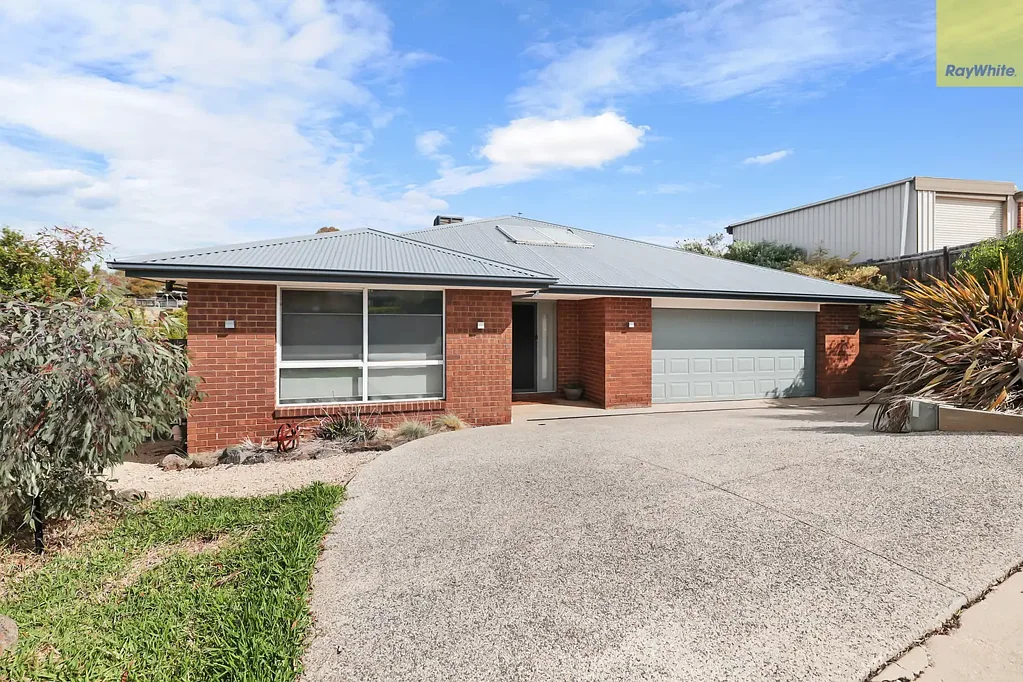 30 Riversdale Crescent, Darley, VIC 3340