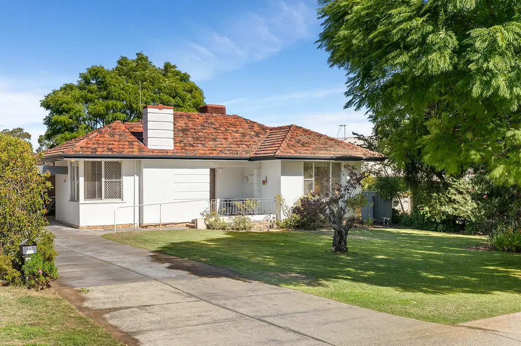 Manning 3房  Neat spacious home on a big 842sqm block in the Heart of McDougall Park Precinct.