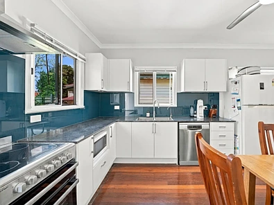 Kusina - 28 Latham Street, Chermside, QLD 4032