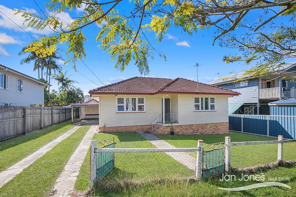 Clontarf 3chambre Big block, Side Access, Convenient Location