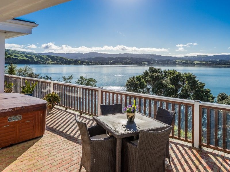 74 Seaview Road, Paremata, Porirua, 4 phòng ngủ, 0 phòng tắm