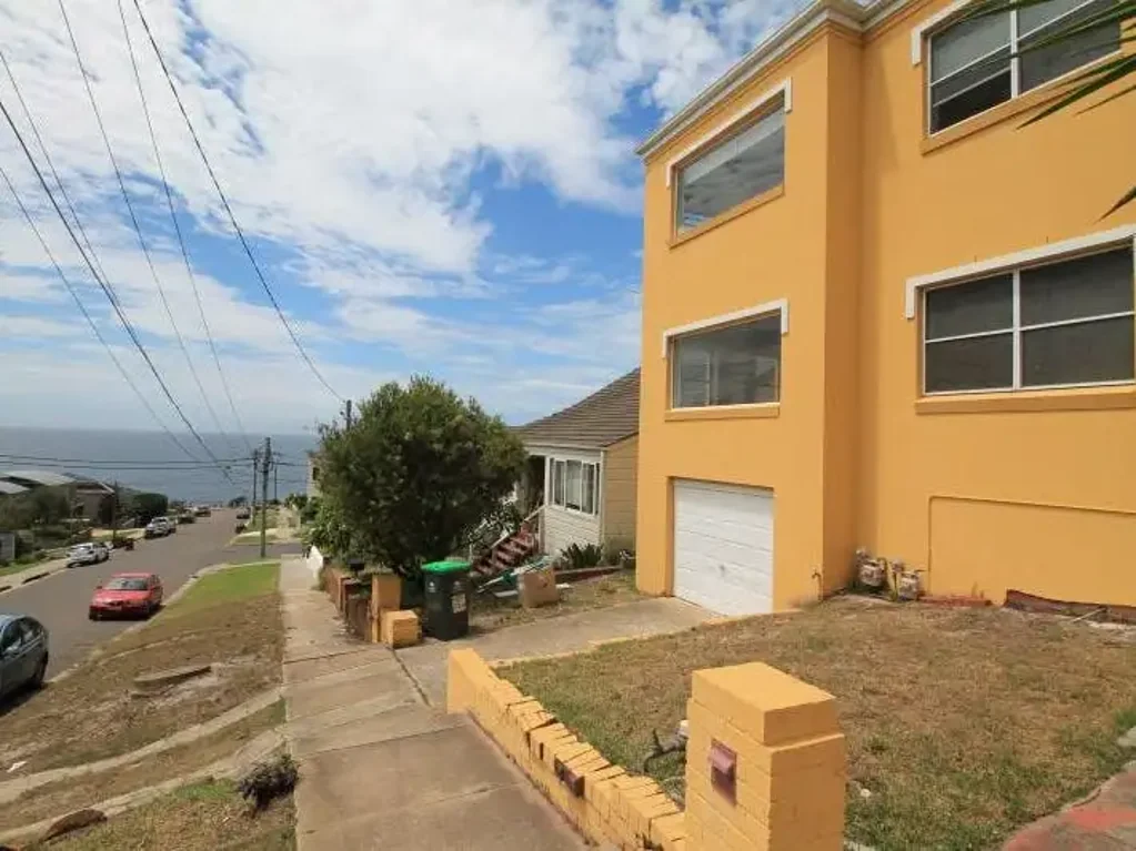 OVERSIZED TWO BEDROOM PLUS STUDY WITH OCEAN VIEWS