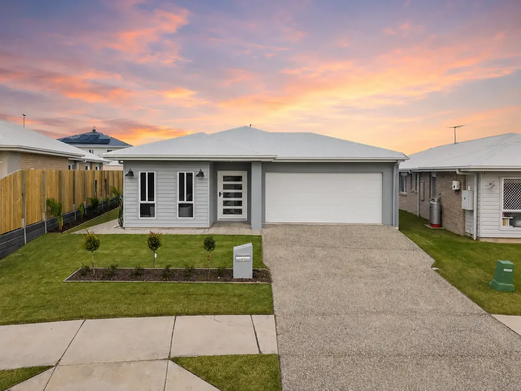 Redland Bay 4房 Redland Bay精装修 457m²地块 度假村泳池 环保甲板 现代厨房 主卧套间 双车位车库 New Build - Luxury Entertainer with Pool and Side Access