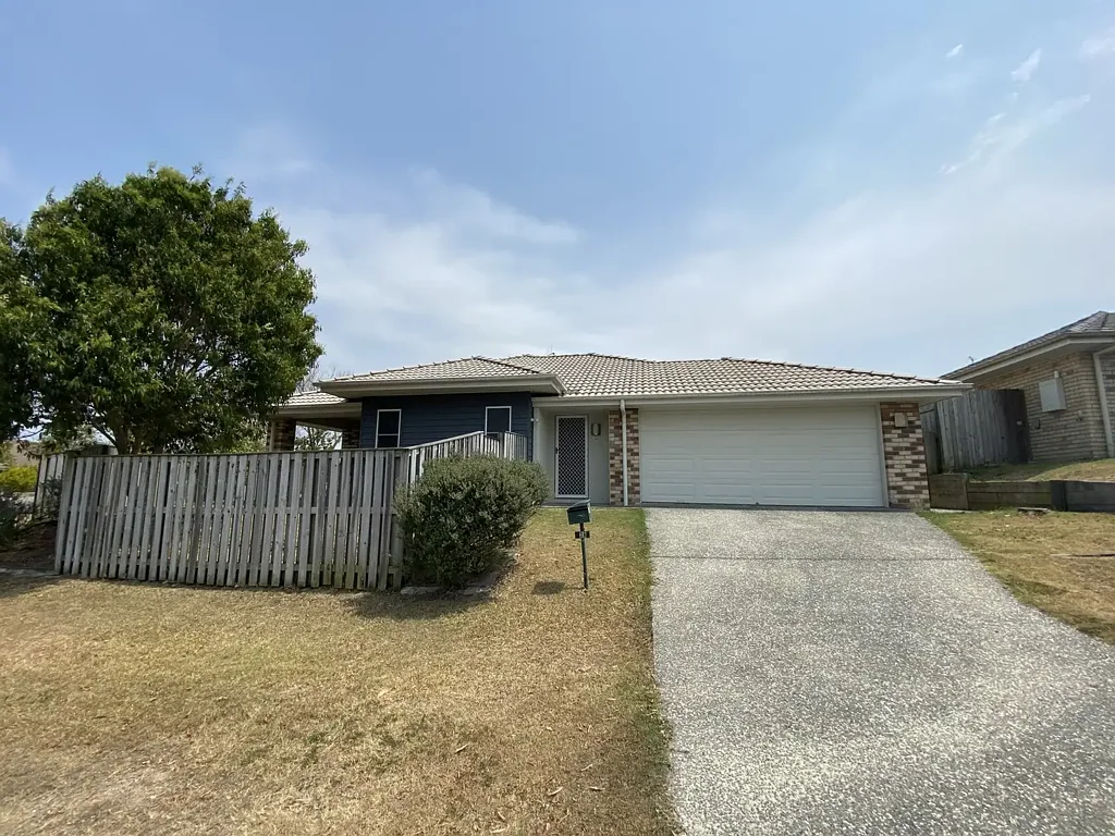 Comfortable Modern Home in Pimpama!