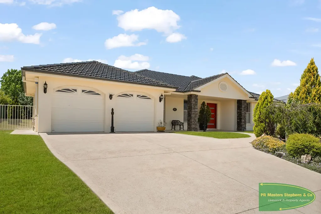 Llanarth 4房  Sophisticated Family Living in Sought-After Llanarth
40 Westbourne Drive, Llanarth