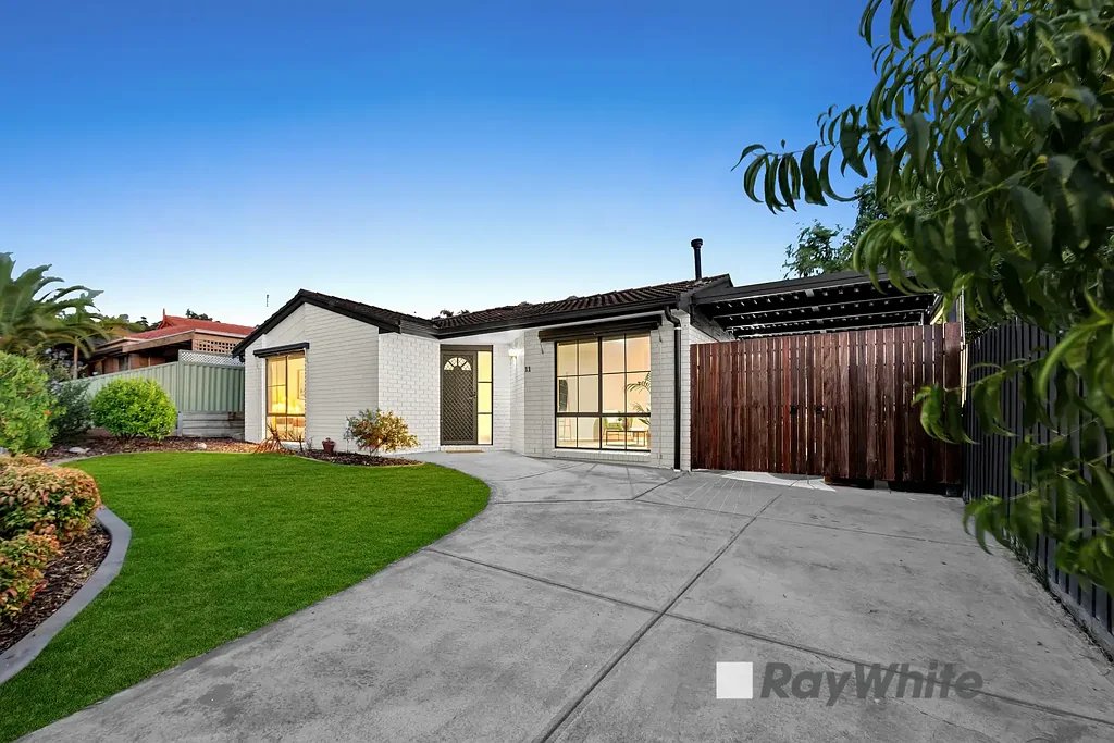 11 Amber Crescent, Narre Warren, VIC 3805