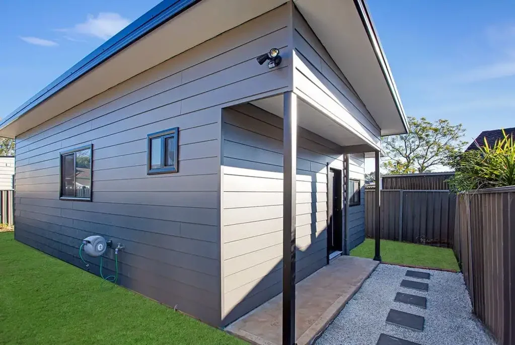 Modern 2-Bedroom Granny Flat in Lethbridge Park