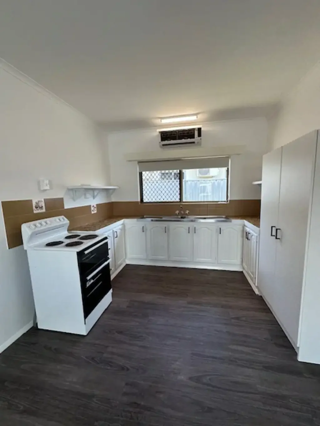 RENOVATED DUBLEX IN YORKEYS KNOB