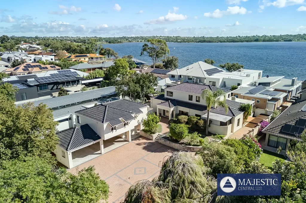 Applecross 7房  MASSIVE HOME WITH GRANNY FLAT