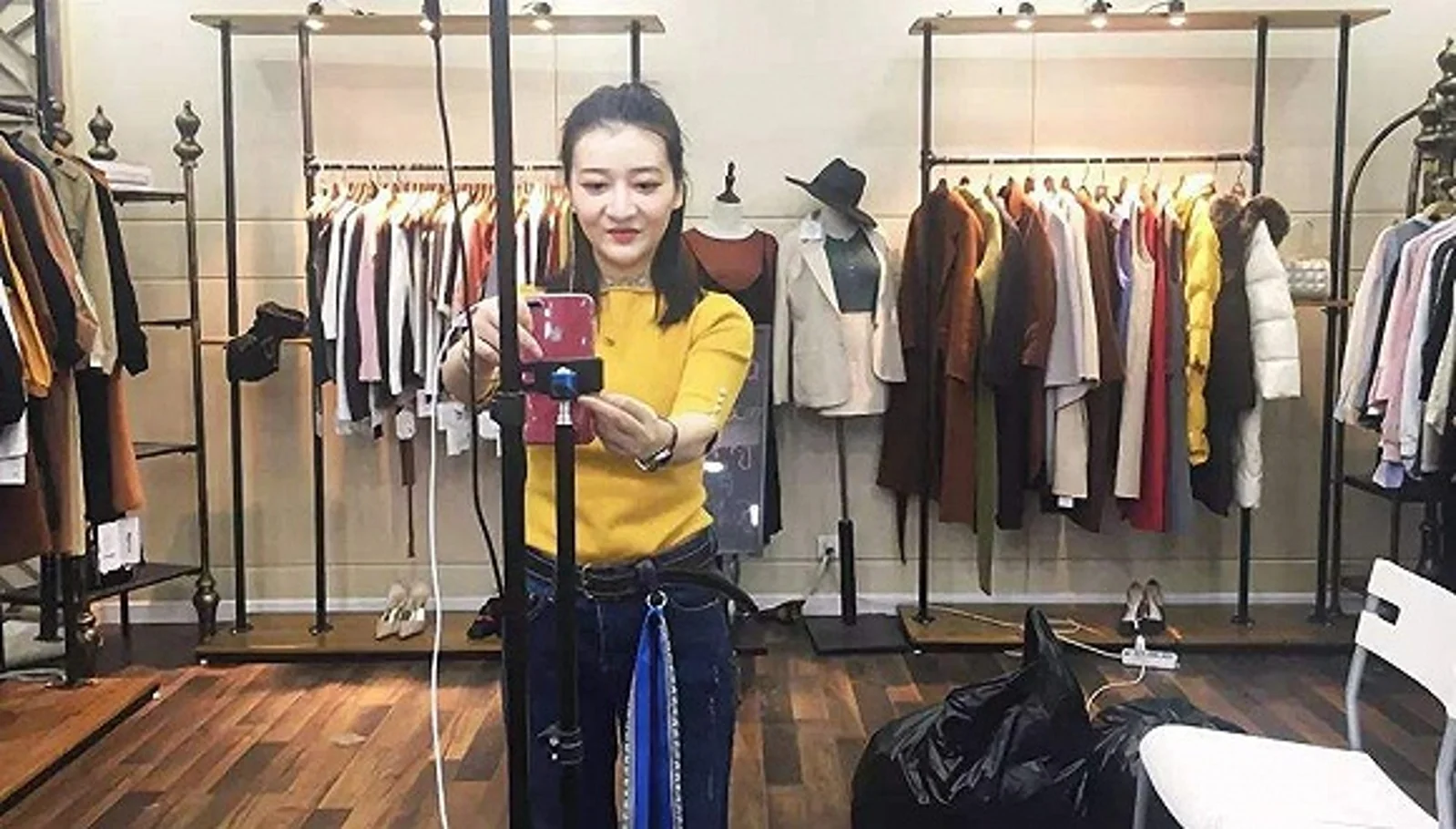 罗永浩抖音直播前夕,中消协发报告建议严打违法违规行为