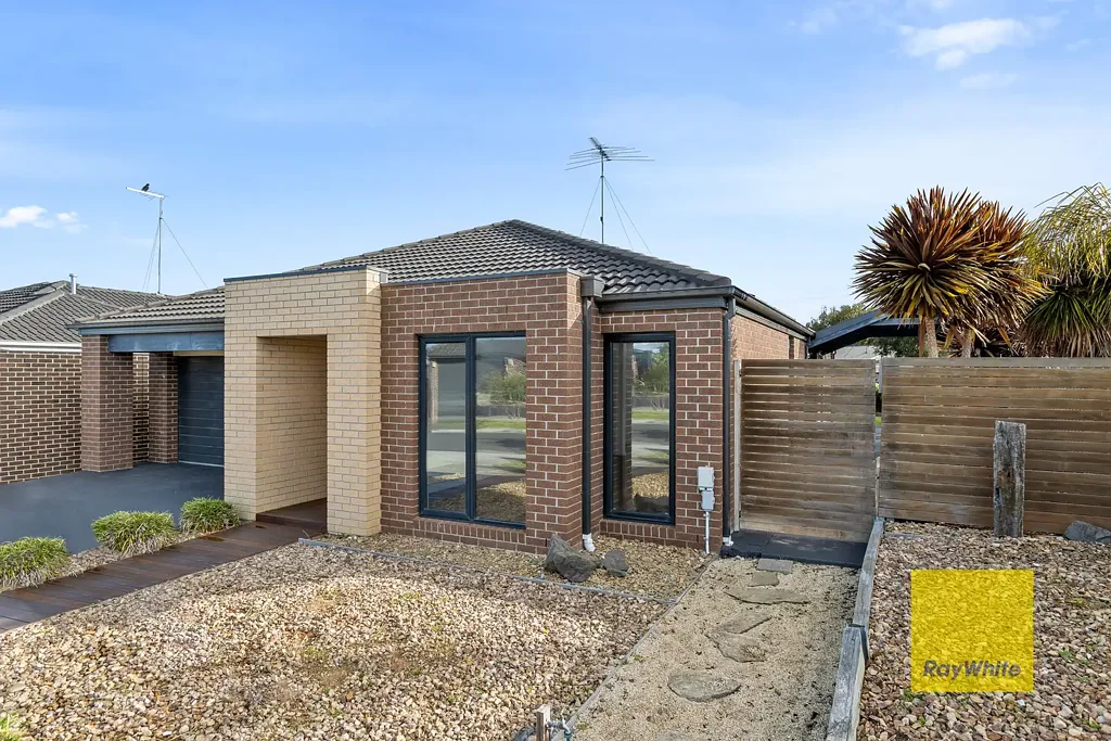 Waurn Ponds 3 Bedroom Outstanding Value, Strategic Locale