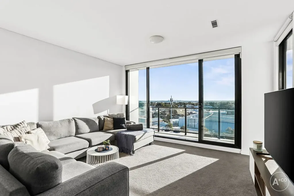 Botany 2ห้องนอน Top Floor Apartment with City Skyline and Water Views to Botany Bay
