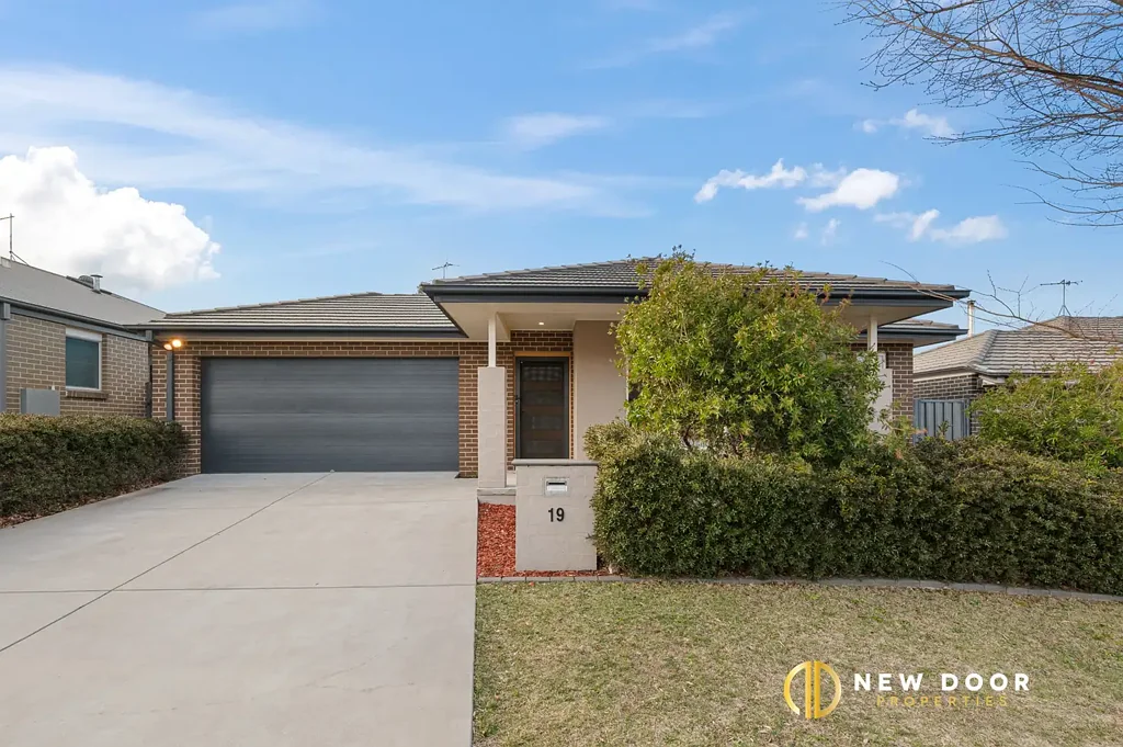 19 Griffiths Link, Googong, NSW 2620