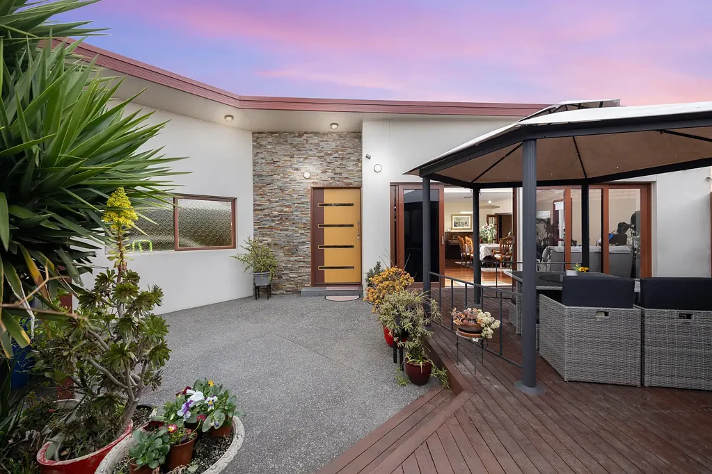 Brighton East 3ਬੈੱਡਰੂਮ A Contemporary Home Offering Space, Quality and Style