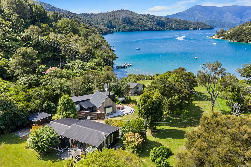 Queen Charlotte Sound 3 Bedroom Price Adjustment - Our best Value Bach in Lochmara